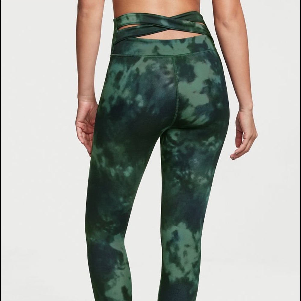Flow On Point Strappy-back Legging